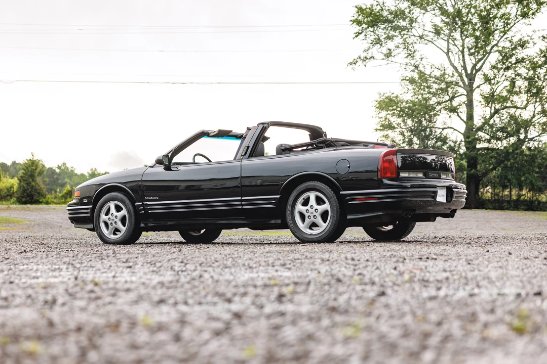 1993 Oldsmobile Cutlass Supreme - Image 14 of 31