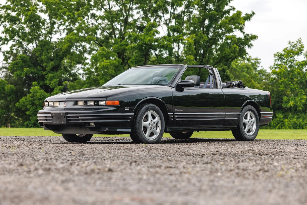 1993 Oldsmobile Cutlass Supreme - Image 3 of 31