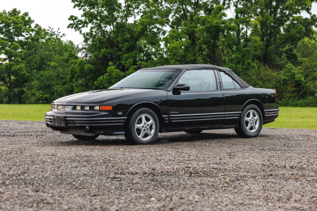 1993 Oldsmobile Cutlass Supreme - Image 17 of 31
