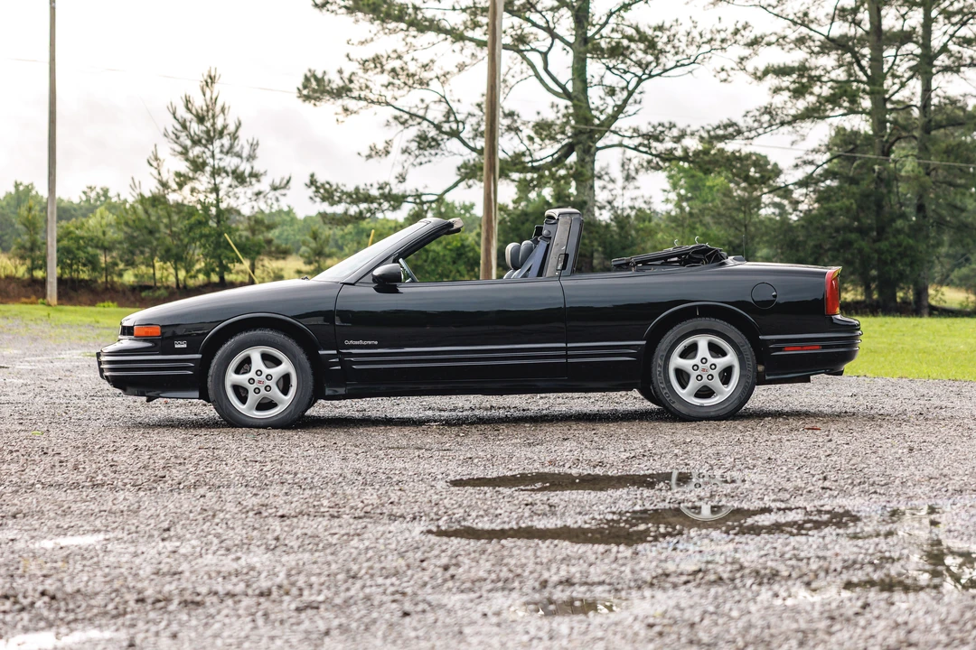 1993 Oldsmobile Cutlass Supreme - Image 15 of 31