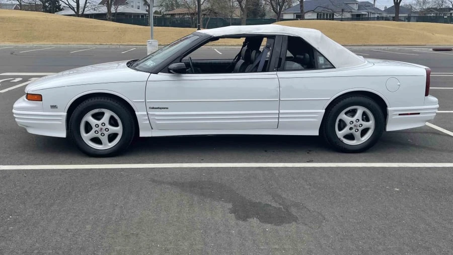 1993 Oldsmobile Cutlass Supreme - Image 2 of 22