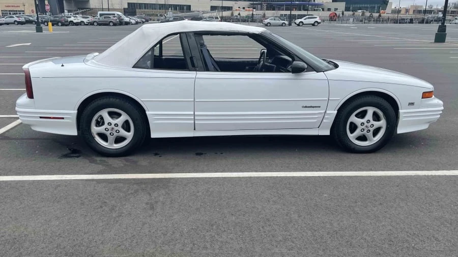 1993 Oldsmobile Cutlass Supreme - Image 21 of 22