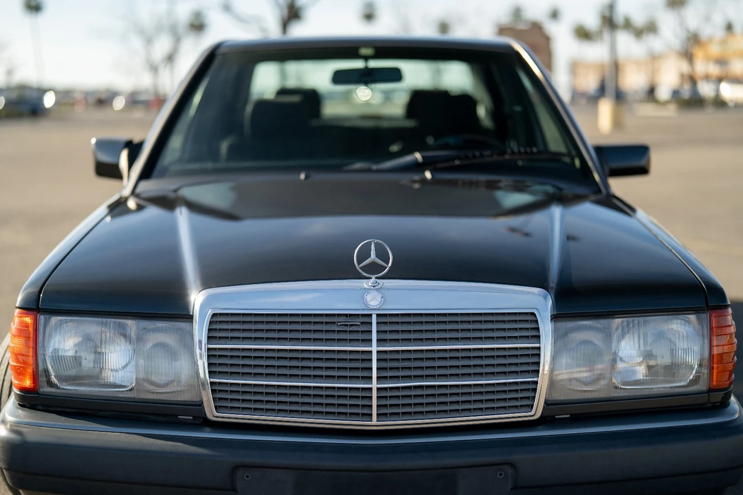 1993 Mercedes-Benz 190E - Image 2 of 21