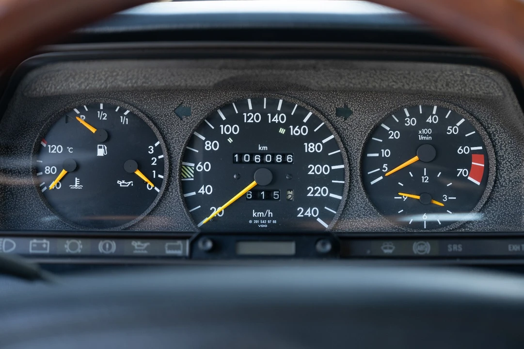 1993 Mercedes-Benz 190E - Image 19 of 21