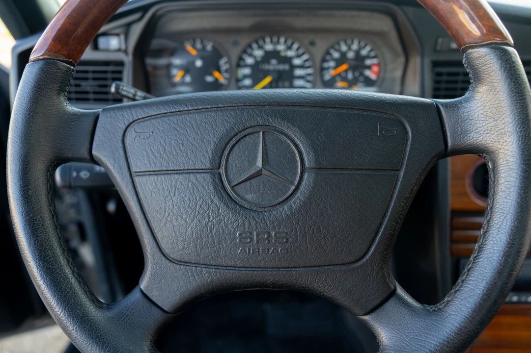 1993 Mercedes-Benz 190E - Image 20 of 21