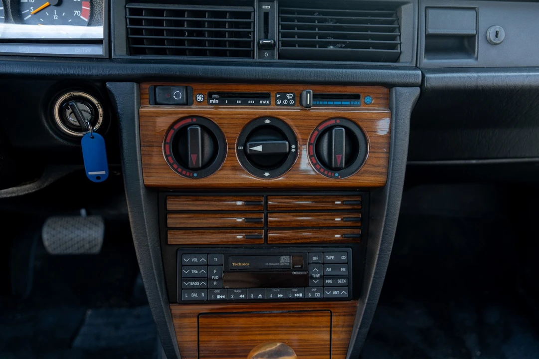 1993 Mercedes-Benz 190E - Image 21 of 21