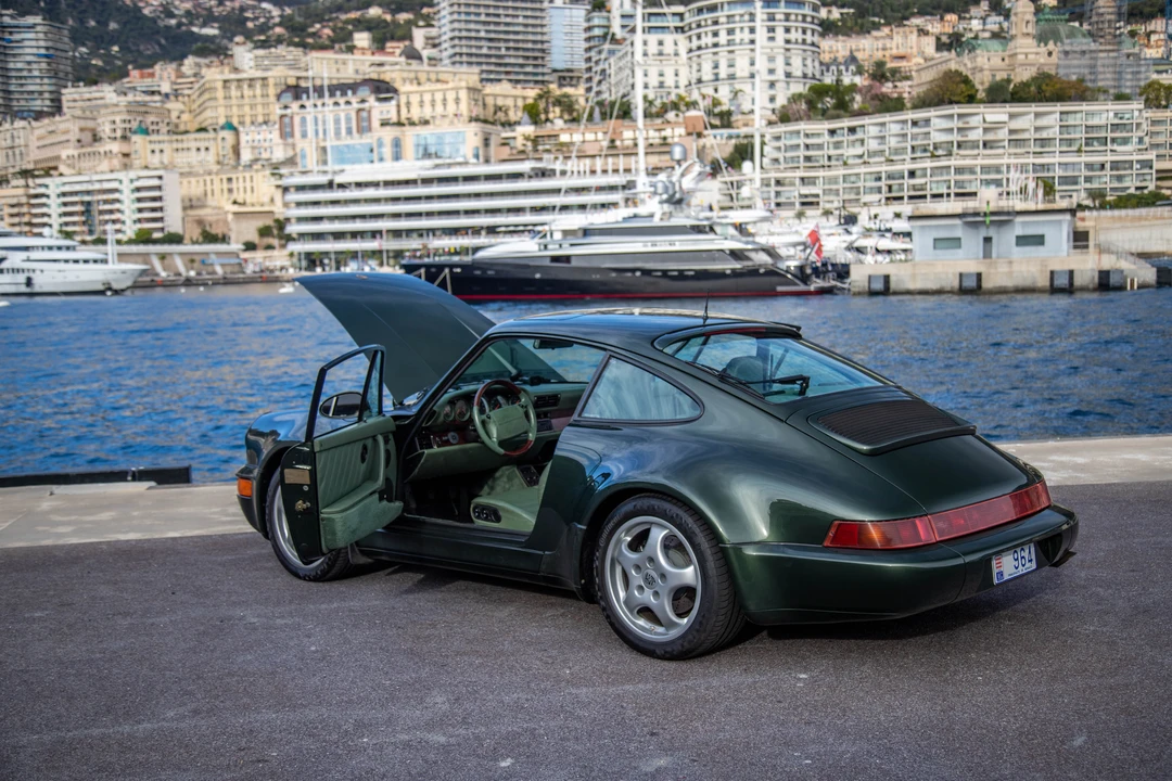 1993 Porsche 964 Carrera 4 - Image 22 of 31