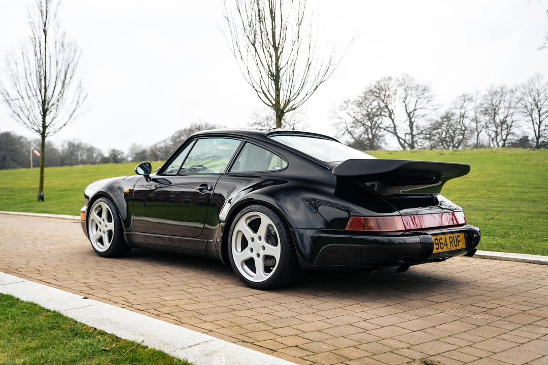 1993 Porsche 964 Carrera 4 - Image 8 of 31