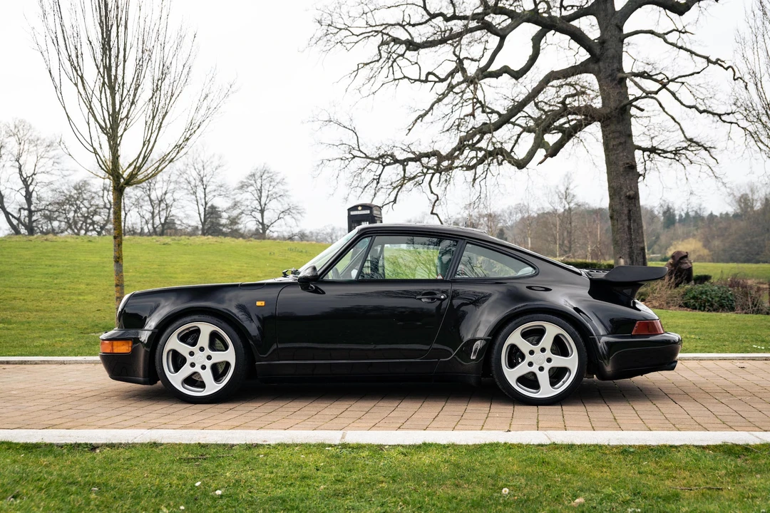 1993 Porsche 964 Carrera 4 - Image 9 of 31
