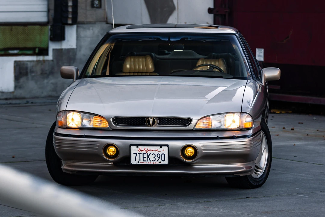1993 Pontiac Bonneville 5th+ Gen - Image 2 of 31