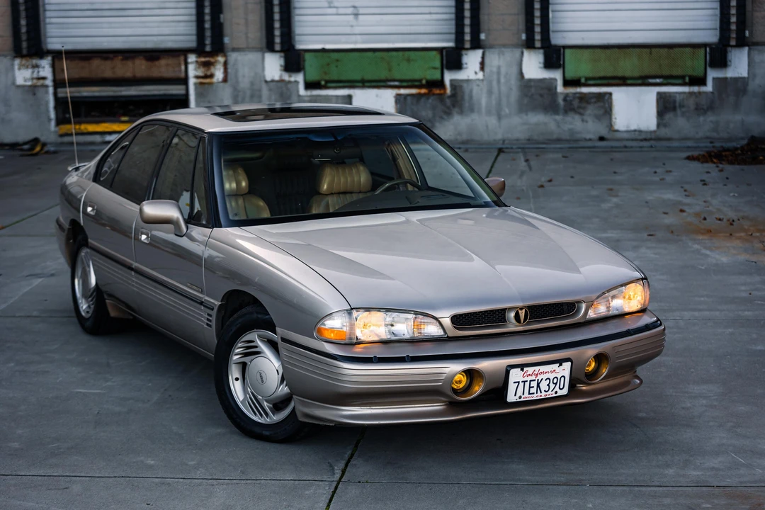 1993 Pontiac Bonneville 5th+ Gen - Image 27 of 31