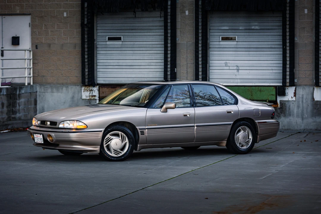 1993 Pontiac Bonneville 5th+ Gen - Image 10 of 31
