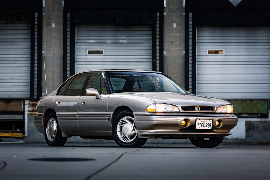 1993 Pontiac Bonneville 5th+ Gen - Image 25 of 31
