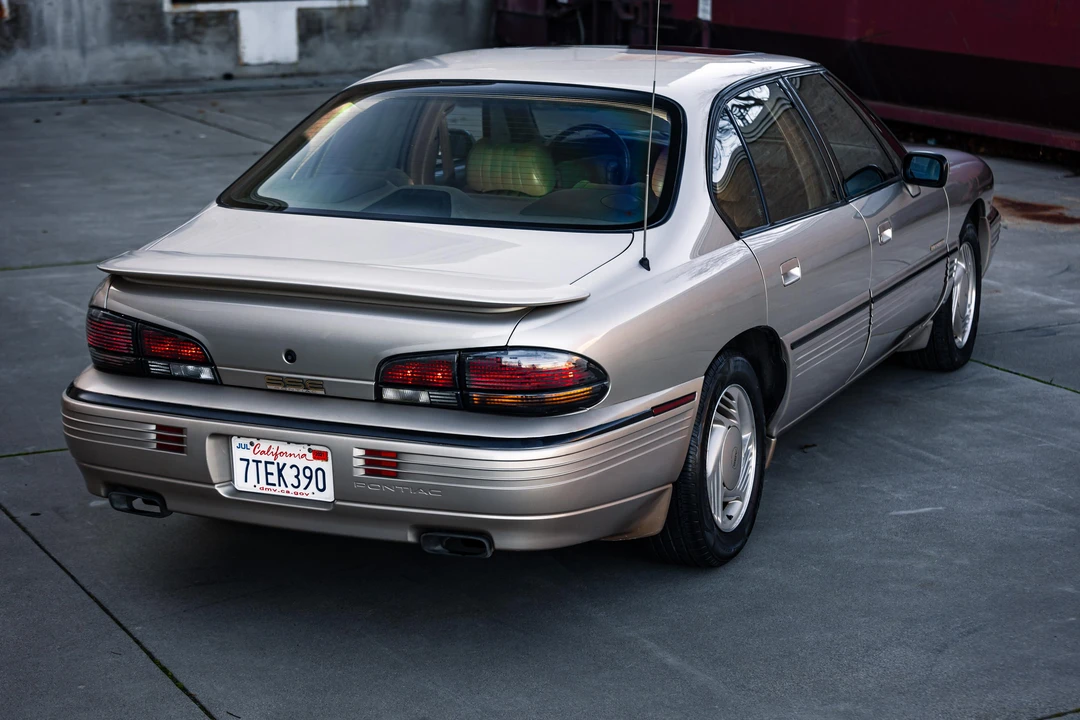 1993 Pontiac Bonneville 5th+ Gen - Image 19 of 31