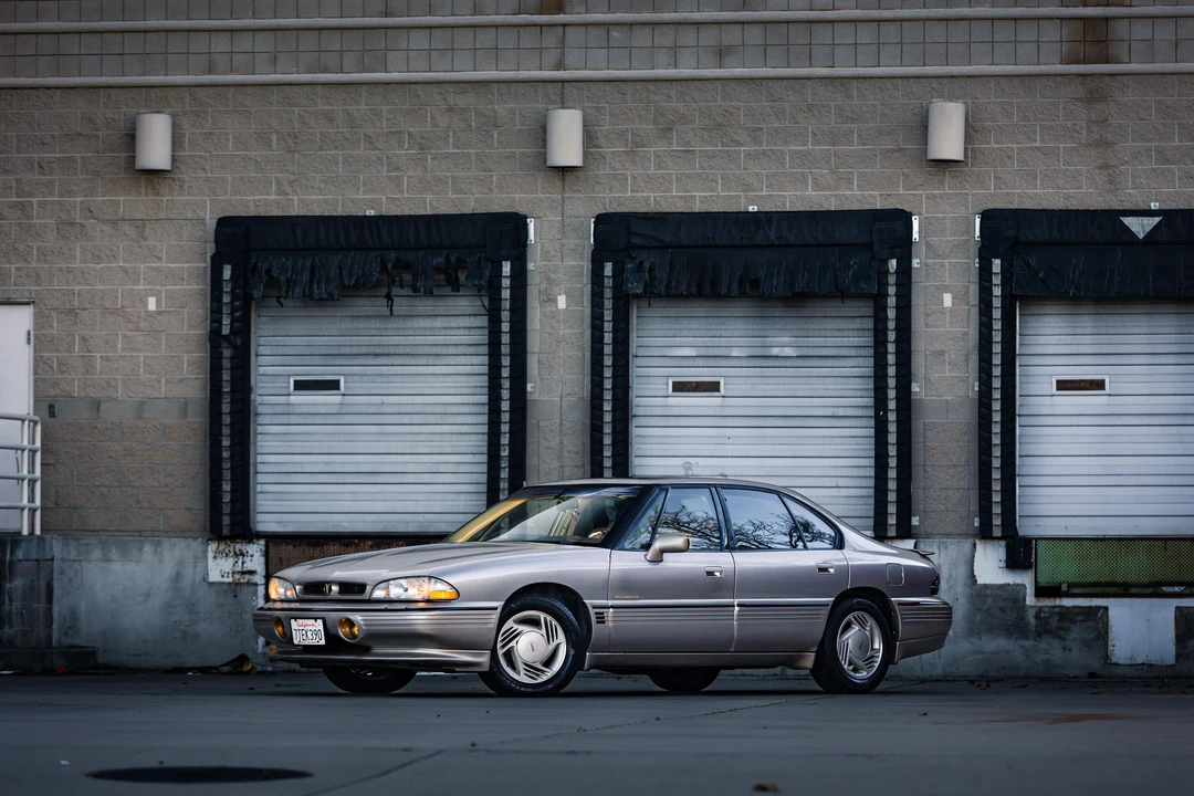 1993 Pontiac Bonneville 5th+ Gen - Image 9 of 31