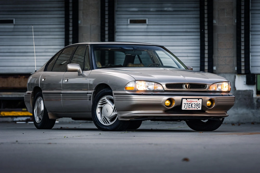 1993 Pontiac Bonneville 5th+ Gen - Image 26 of 31