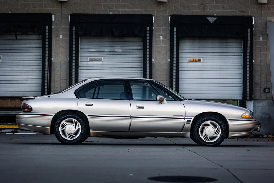 1993 Pontiac Bonneville 5th+ Gen - Image 23 of 31