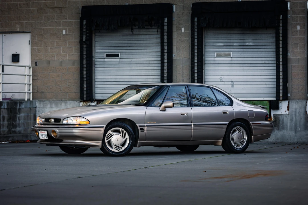 1993 Pontiac Bonneville 5th+ Gen - Image 11 of 31
