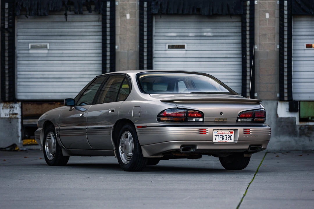 1993 Pontiac Bonneville 5th+ Gen - Image 15 of 31
