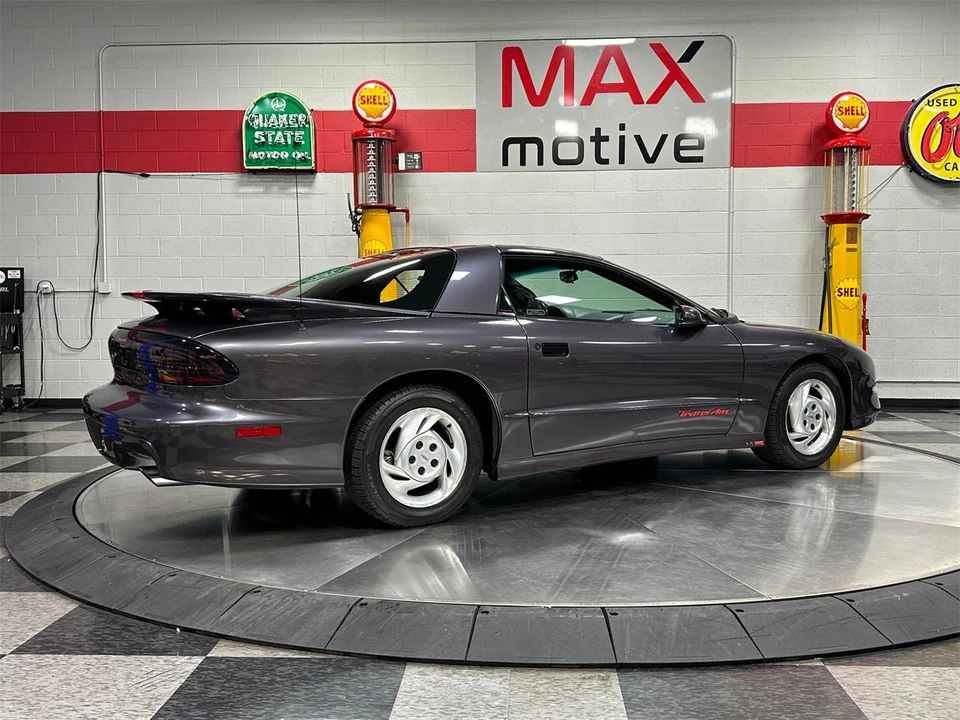 1993 Pontiac Firebird 4th Gen - Image 8 of 31