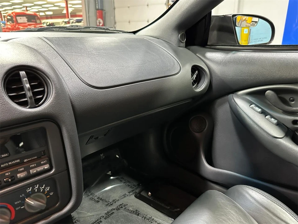 1993 Pontiac Firebird 4th Gen - Image 19 of 31