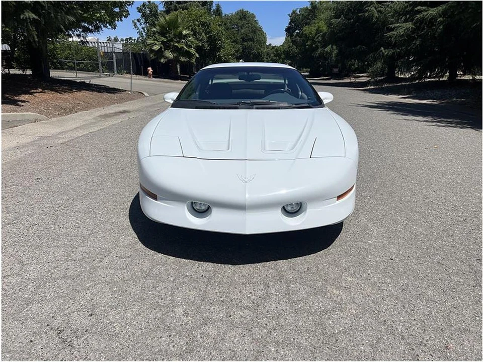 1993 Pontiac Firebird 4th Gen - Image 2 of 31