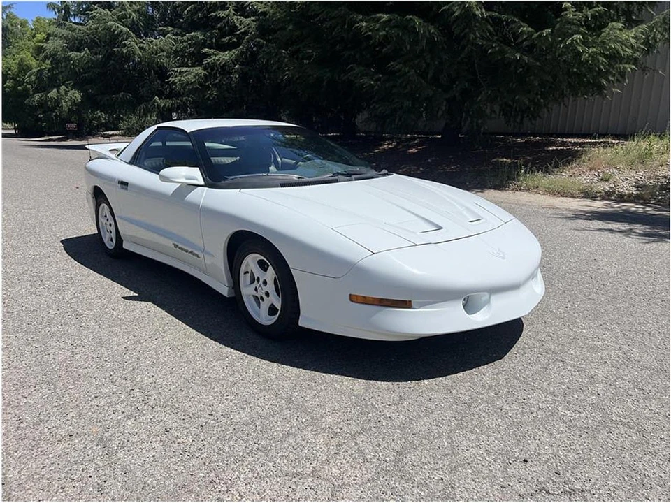1993 Pontiac Firebird 4th Gen - Image 3 of 31