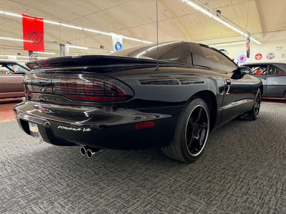 1993 Pontiac Firebird 4th Gen - Image 13 of 21