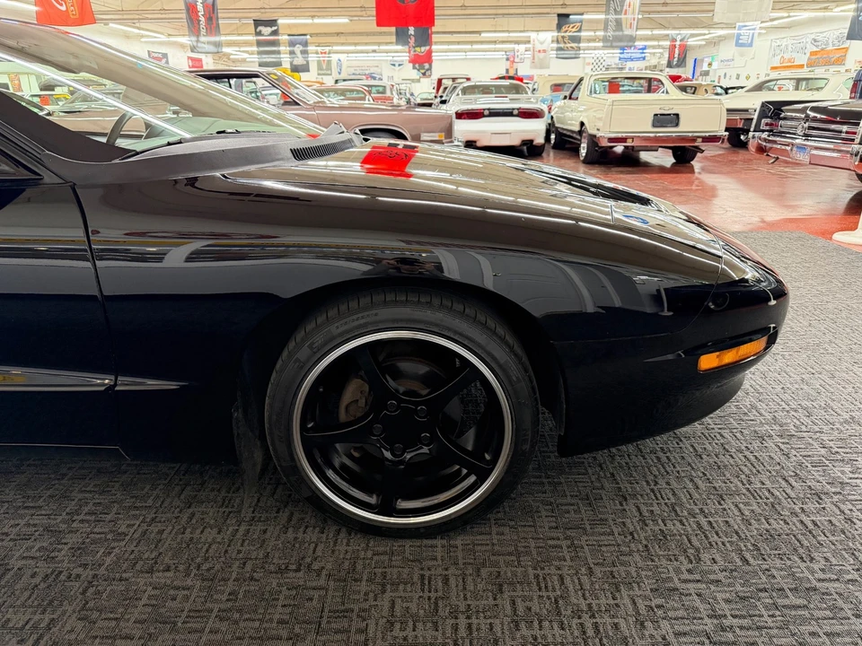 1993 Pontiac Firebird 4th Gen - Image 16 of 21