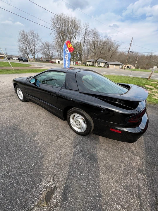 1993 Pontiac Firebird 4th Gen - Image 9 of 21