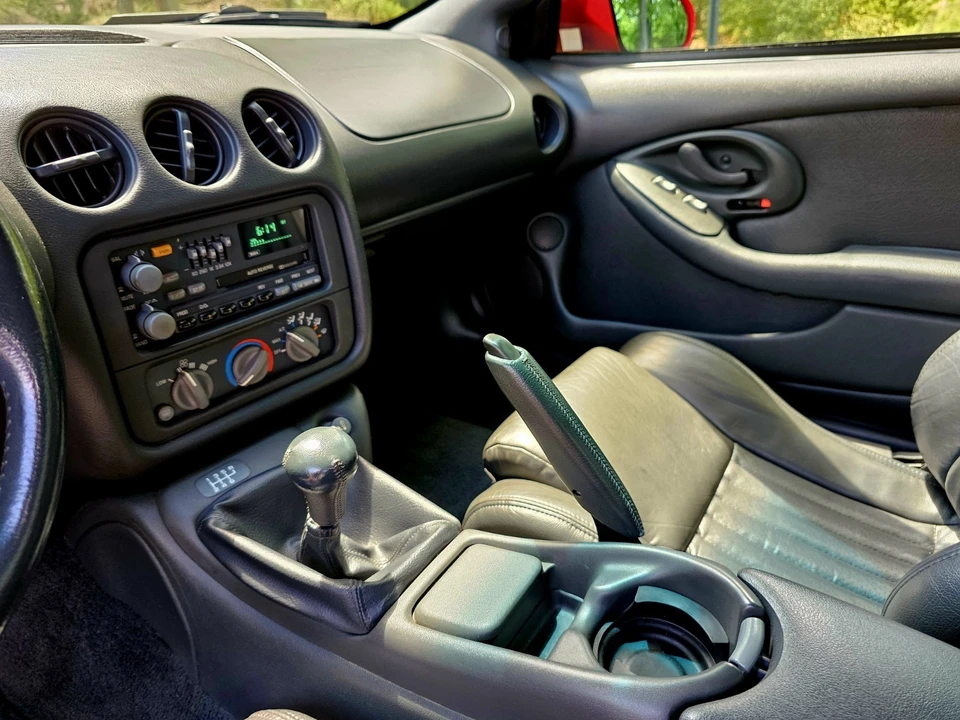 1993 Pontiac Firebird Formula 4th Gen - Image 20 of 31