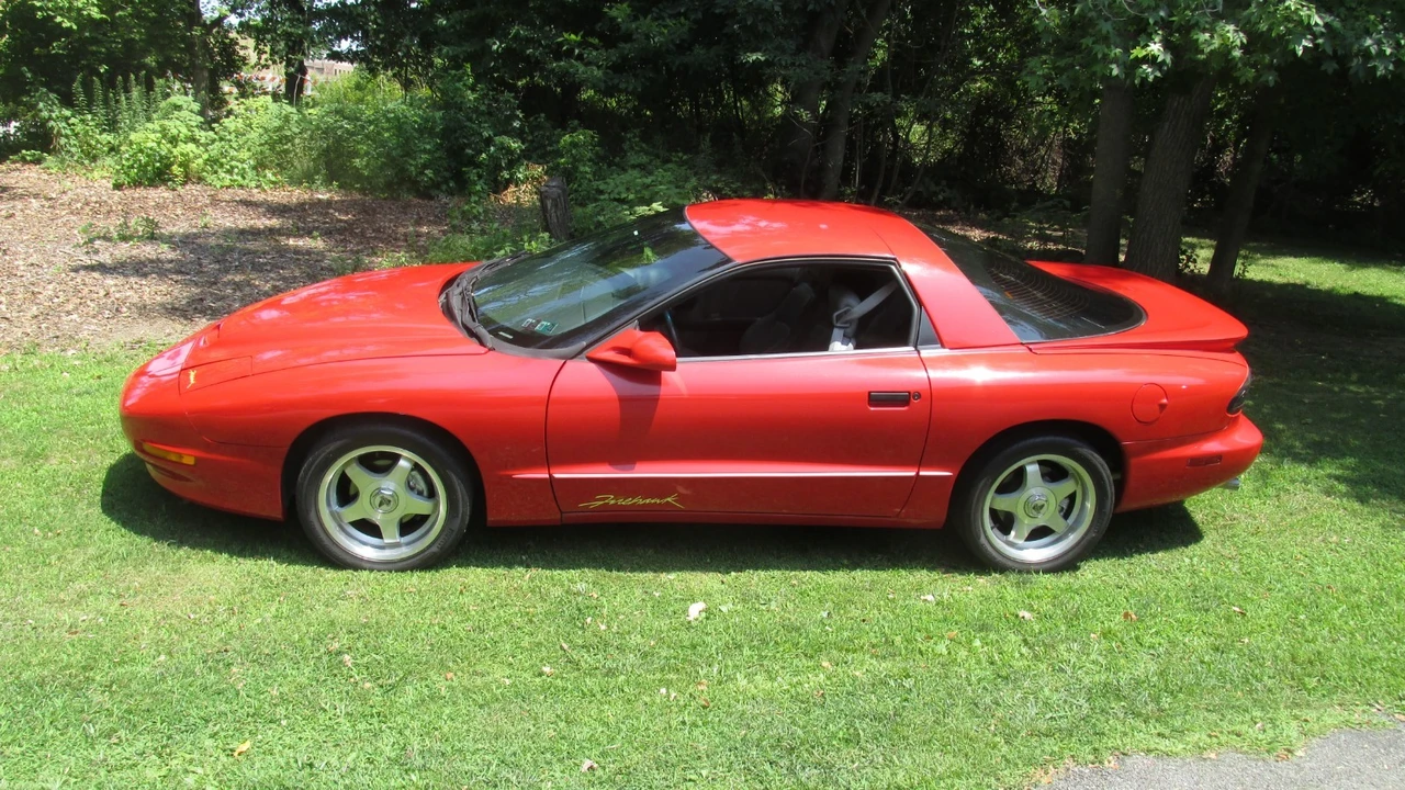1993 Pontiac Firebird Formula 4th Gen - Image 3 of 31