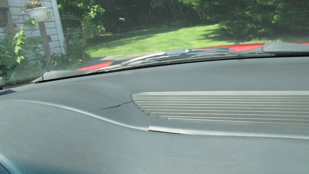 1993 Pontiac Firebird Formula 4th Gen - Image 21 of 31