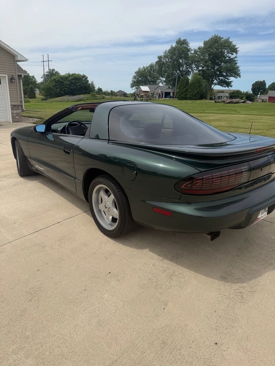 1993 Pontiac Firebird Formula 4th Gen - Image 5 of 31