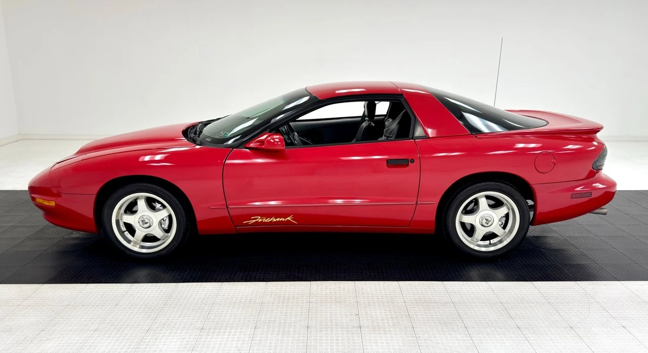 1993 Pontiac Firebird 4th Gen - Image 2 of 12