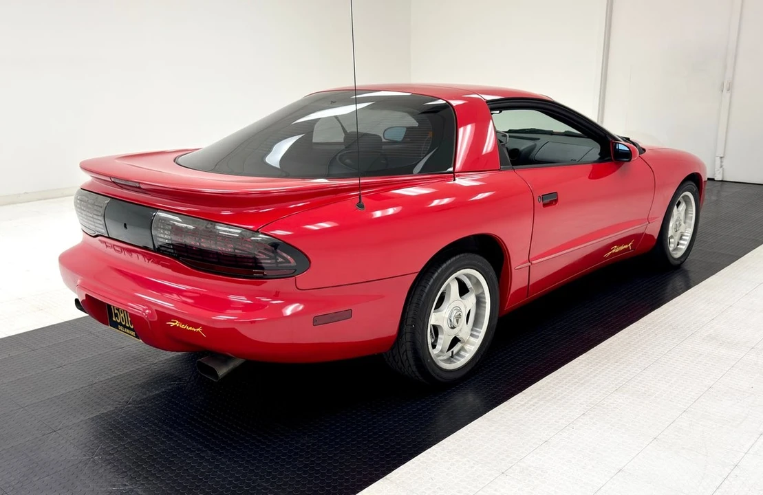 1993 Pontiac Firebird 4th Gen - Image 5 of 12