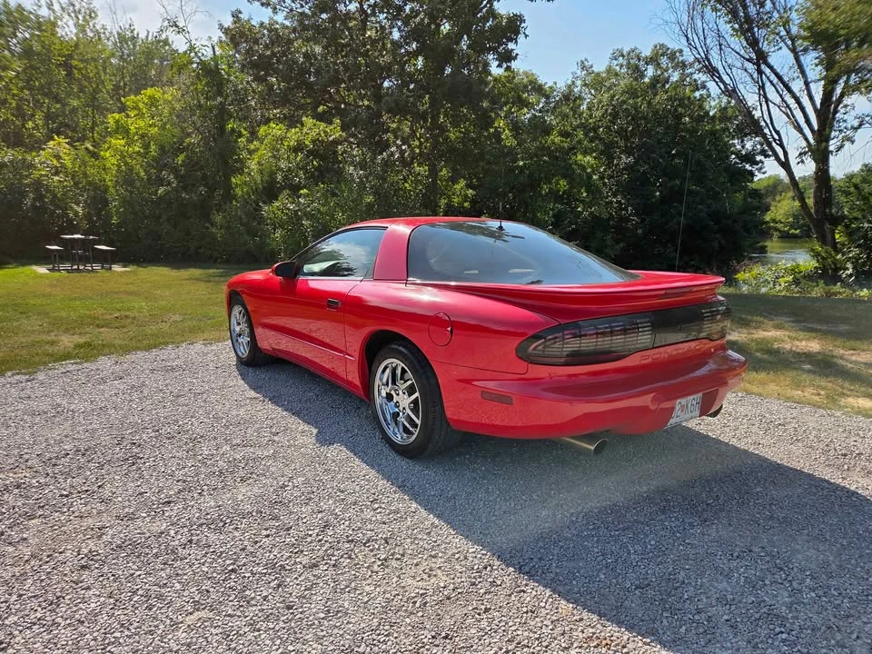 1993 Pontiac Firebird Formula 4th Gen - Image 5 of 17