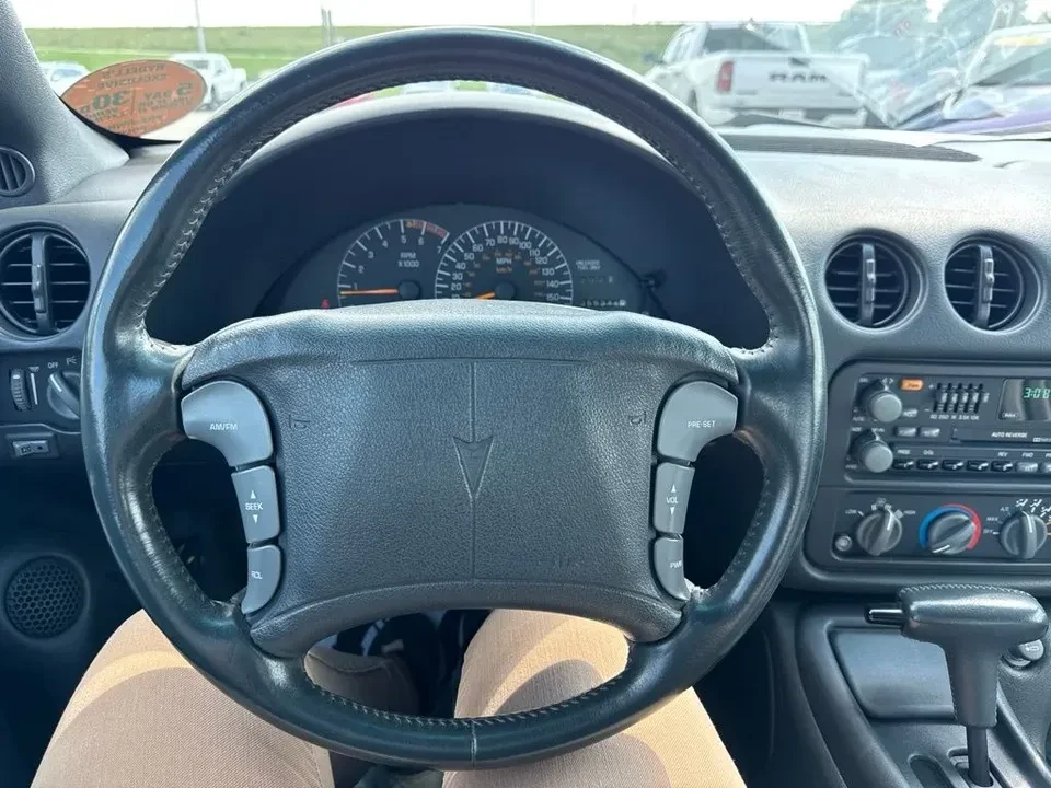 1993 Pontiac Firebird Formula 4th Gen - Image 15 of 18