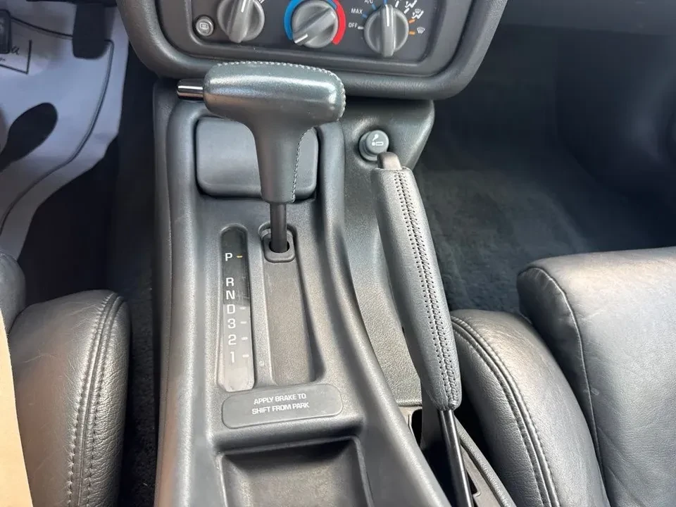 1993 Pontiac Firebird Formula 4th Gen - Image 18 of 18