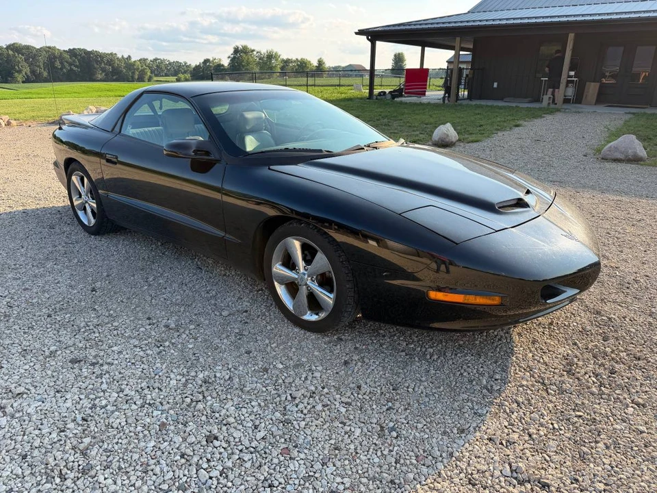 1993 Pontiac Firebird Formula 4th Gen - Image 13 of 16