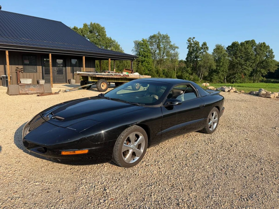 1993 Pontiac Firebird Formula 4th Gen - Image 16 of 16