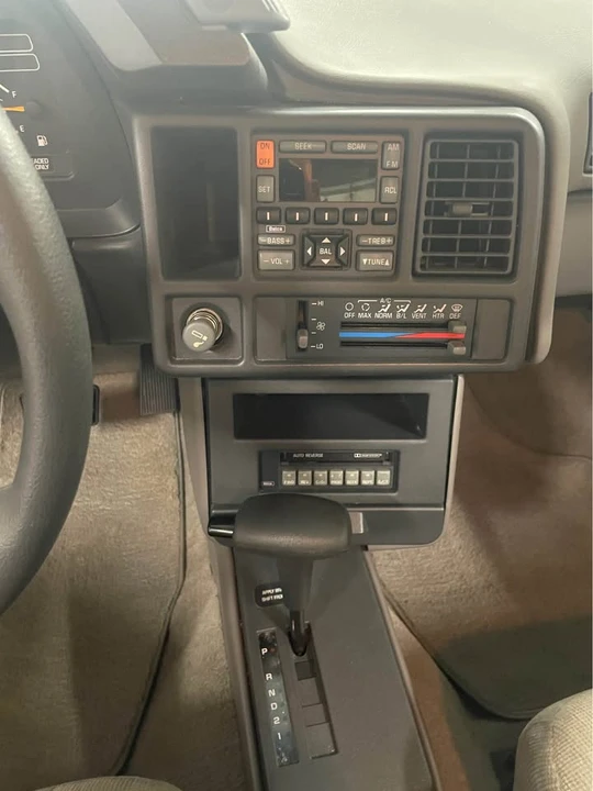 1993 Pontiac Sunbird - Image 10 of 13