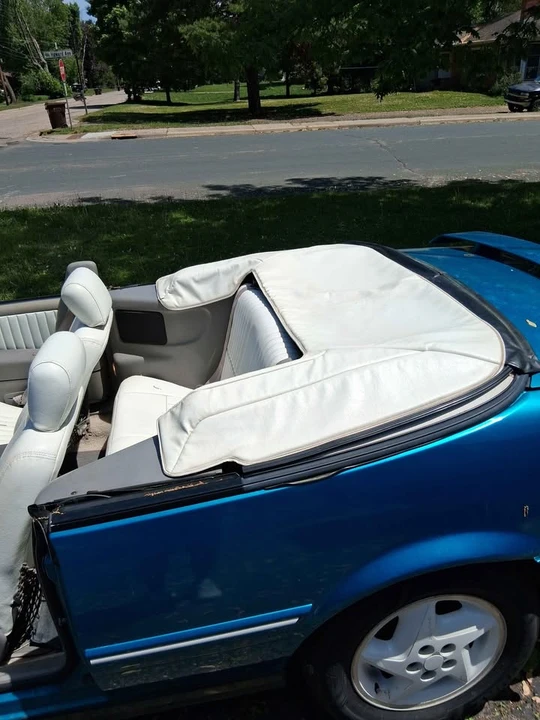 1993 Pontiac Sunbird - Image 8 of 11