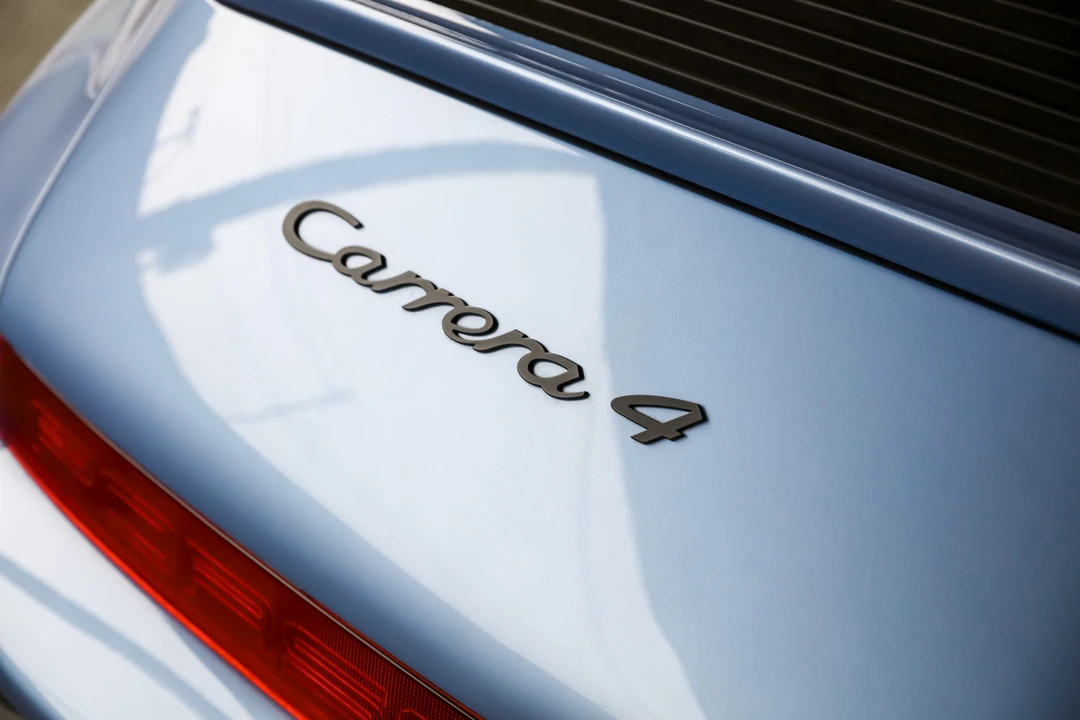 1993 Porsche 964 Carrera 4 - Image 28 of 31