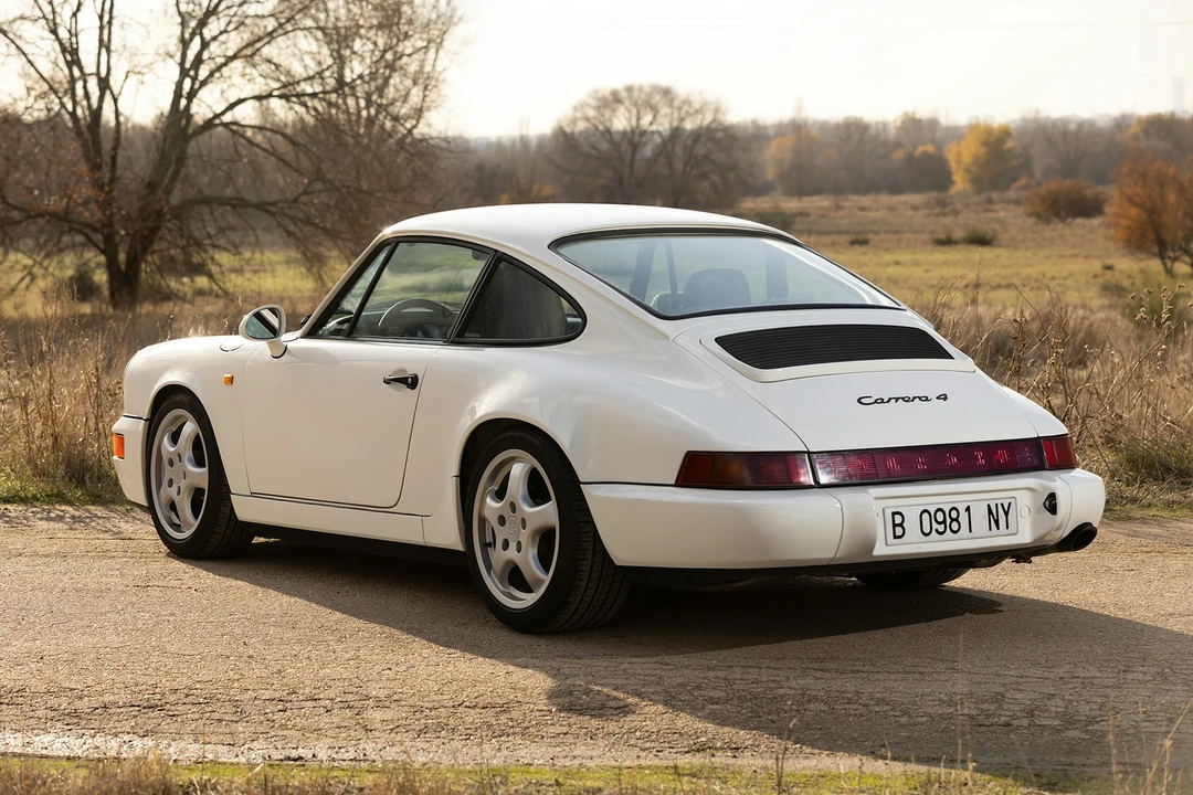 1993 Porsche 964 Carrera 4 - Image 13 of 21