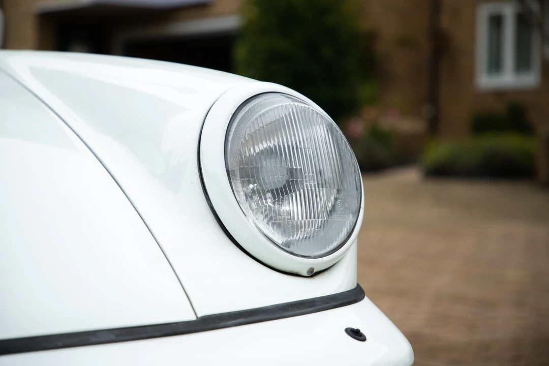1993 Porsche 964 Carrera 4 - Image 18 of 31