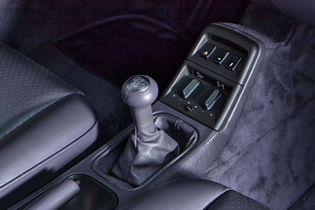1993 Porsche 964 Carrera 4 - Image 8 of 16