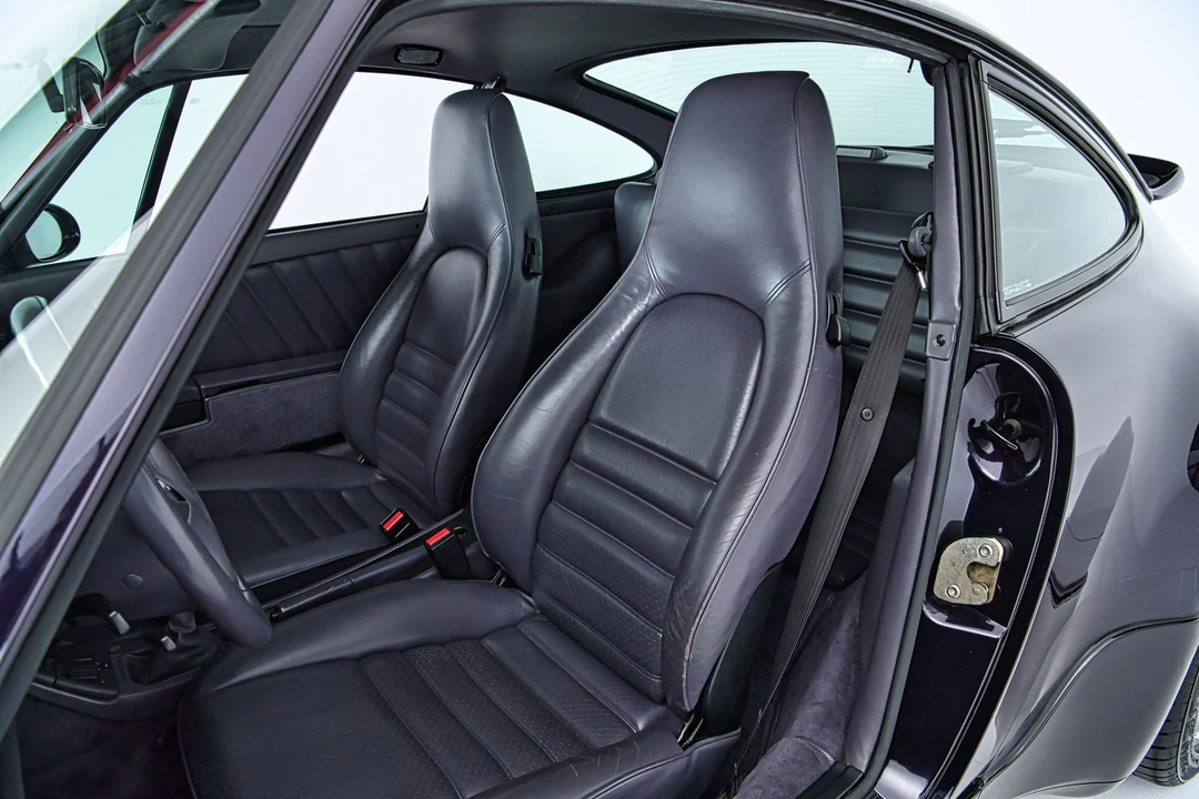 1993 Porsche 964 Carrera 4 - Image 11 of 16