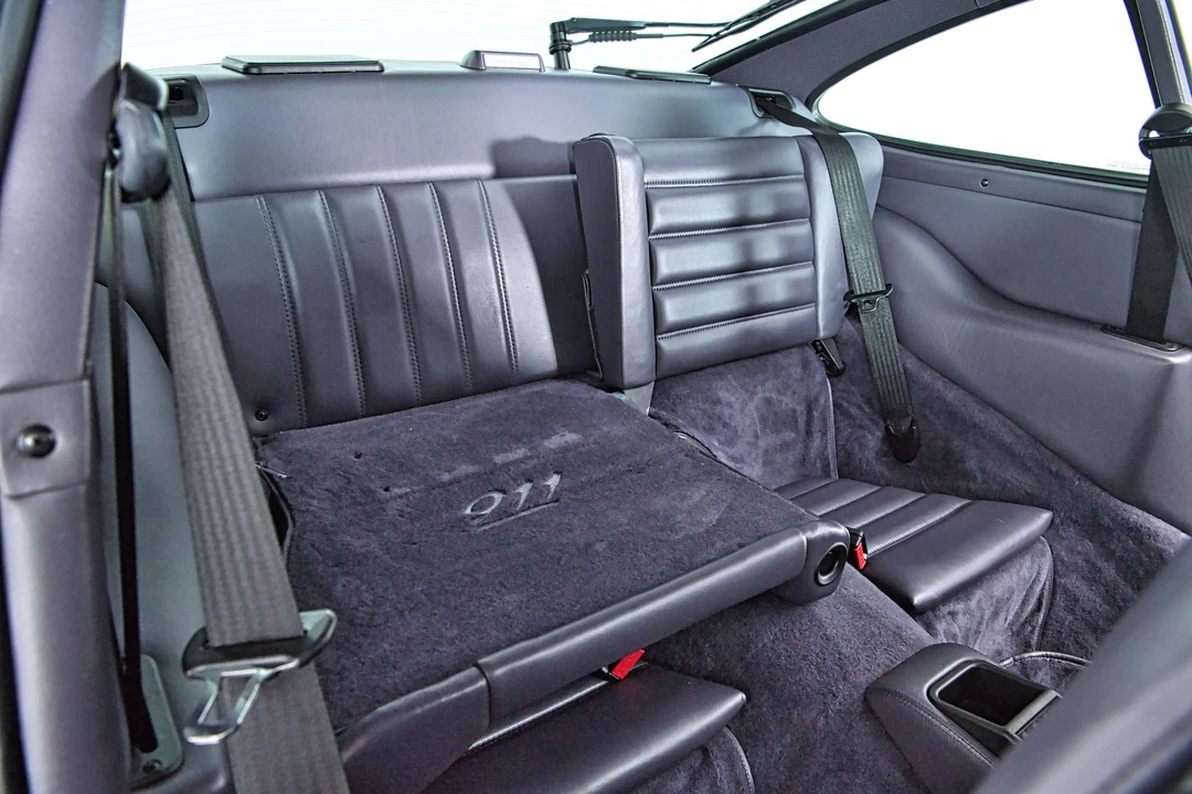 1993 Porsche 964 Carrera 4 - Image 13 of 16