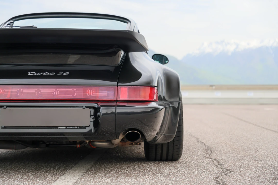 1993 Porsche 964 Turbo - Image 15 of 31